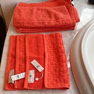 TRINA TURK Orange Towel Bundle - 2 New Washcloths + 2 Used Hand Towels + 1 Wash